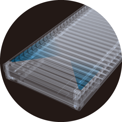 足元側から寝床内に空気を送り込み、30分動作〜15分停止を繰り返して、湿った空気を入れ替えます。